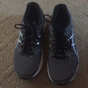 ASICS men’s sneakers!